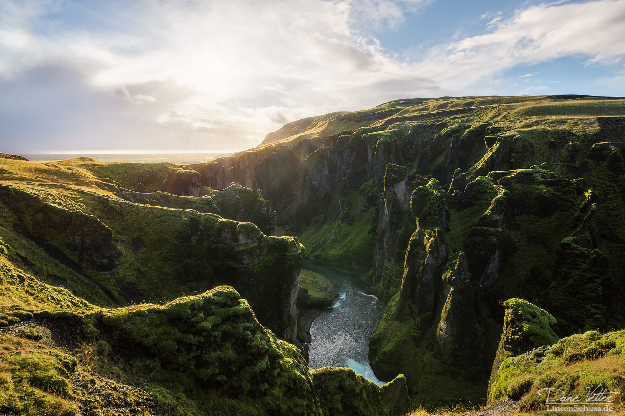 Der Canyon Fjaðrárgljúfur